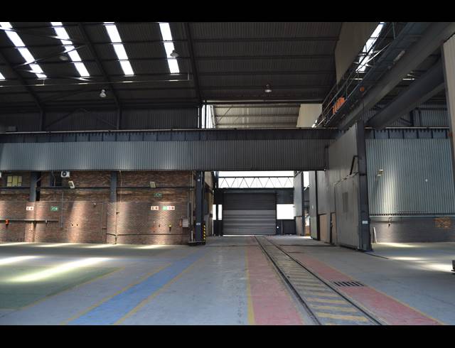 9,202M² FACTORY TO LET IN JET PARK